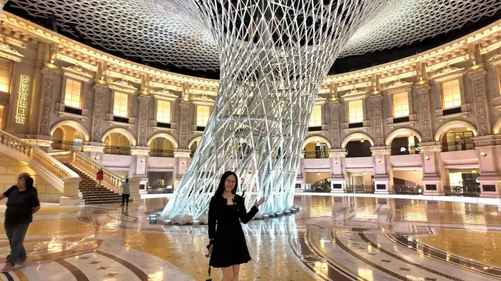 Trong Louvre Có Những Thương Hiệu Nội Thất Nổi Tiếng Nào?