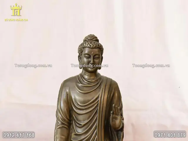 Ý Nghĩa Phong Thủy Học Của Bức Tượng Phật Thích Ca Đứng Ban Phước