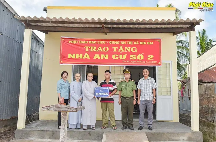 Z4209675129428_59741391542377449f6ba92c898a8a2d