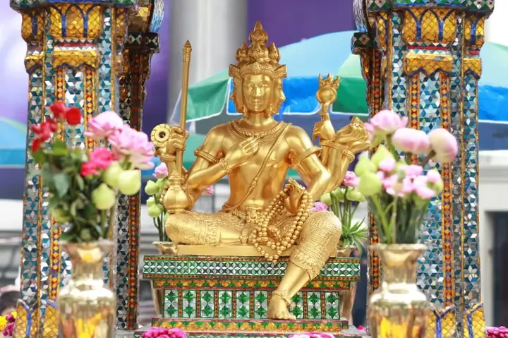 Lịch Sử Của Ngôi Đền Phra Brahma Erawan Nổi Tiếng Thái Lan