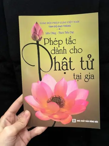 Phép Tắc Dành Cho Phật Tử Tại Gia: Hướng Dẫn Chi Tiết Về Năm Giới, Bổn Phận Và Lối Sống