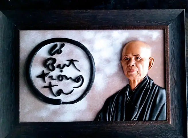 Tranh Phù Điêu Sư Ông Thích Nhất Hạnh