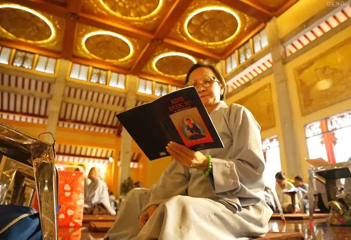 Phụ Nữ Làm Thế Nào Để Tích Đức Cho Bản Thân Và Mang Lại Phúc Báo, Để Đức Cho Chồng Con?