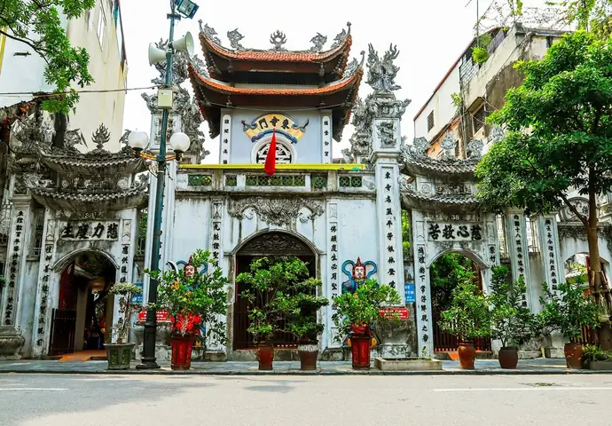 Lịch Sử Hàng Trăm Năm Và Tên Gọi Đặc Biệt Của Chùa Cầu Đông