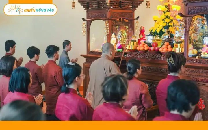 Thưởng Thức Cơm Chay Tại Chùa