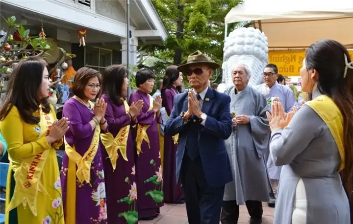 Quang Minh Như Lai Phật Tổ: Nguồn Gốc, Ý Nghĩa Và Giá Trị Trong Phật Giáo