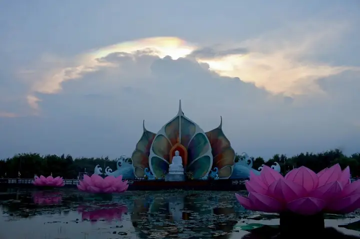 Biểu Tượng Của Sự Giác Ngộ Và Từ Bi