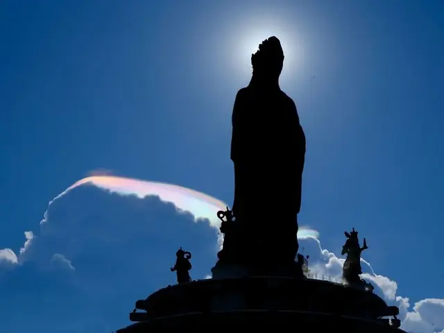 Khái Niệm Mây Ngũ Sắc Trong Phật Giáo Là Gì?