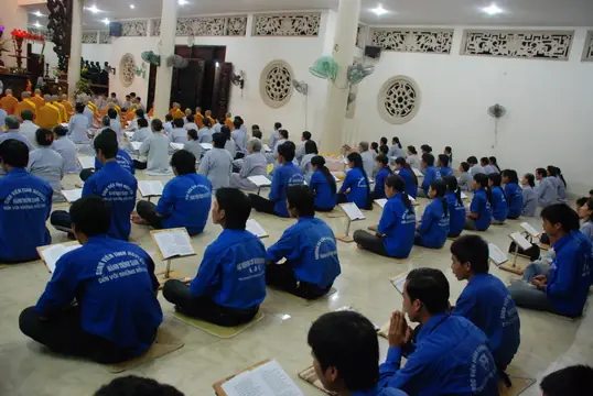 Sáng Thức Dậy Nghe Kinh Phật