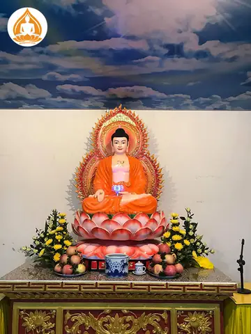 Tặng Tượng Phật Cho Chùa