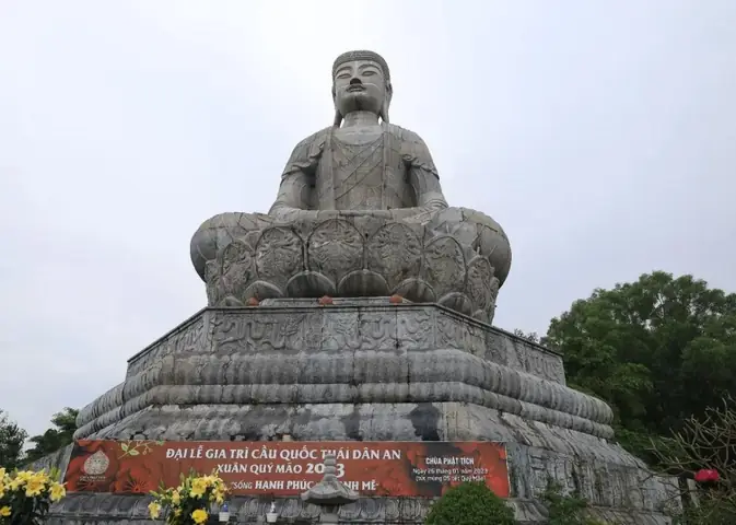 Chiêm Bái Tượng Phật Khổng Lồ Và Tháp Phổ Quang