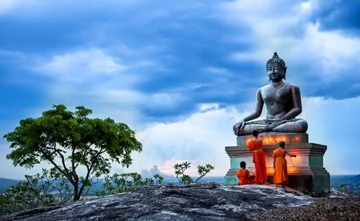 Sự Khác Biệt Giữa Tứ Đại Và Thất Đại