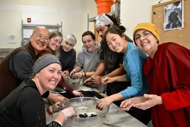 Thầy Giảng Phật Pháp