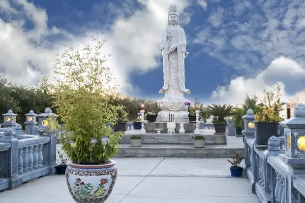 Thích Huệ Duyên Niệm Phật: Hành Trình Tu Tập Giác Ngộ