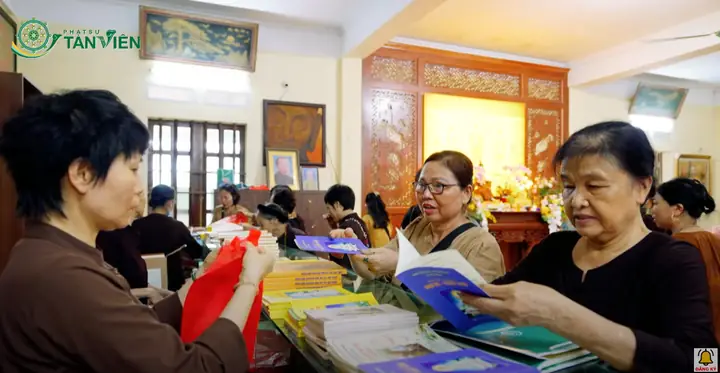 Phật Tử Thỉnh Kinh Sách Miễn Phí