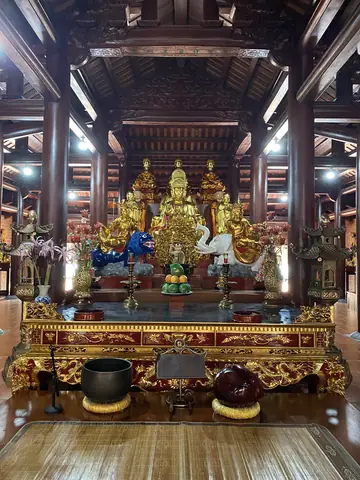 Tại Sao Nên Thờ Tượng Tam Thế Phật Tại Gia?