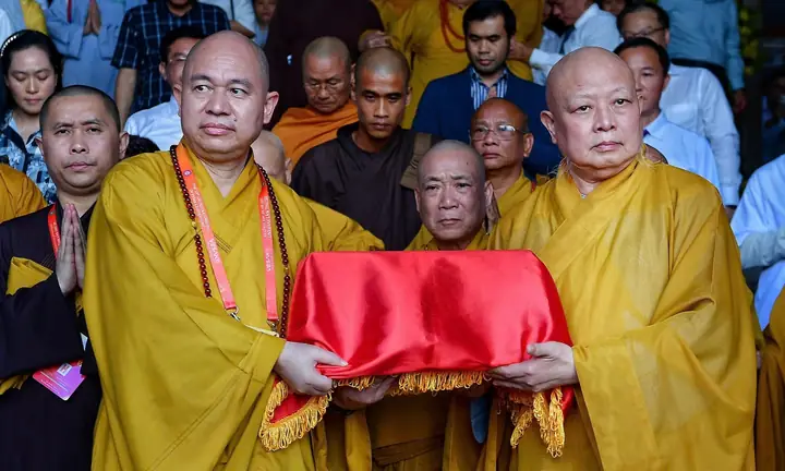 Cung Thỉnh Xá Lợi Trái Tim Bồ Tát Thích Quảng Đức Về Việt Nam Quốc ...