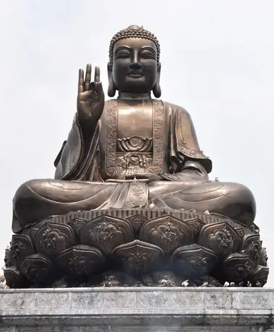 Tìm Hiểu Về Kinh Địa Tạng Bồ Tát: Ý Nghĩa Và Cách Tụng Niệm Đúng