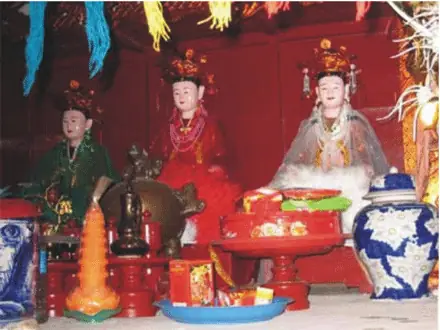 Thờ Phật & Thờ Mẫu | Giác Ngộ Online