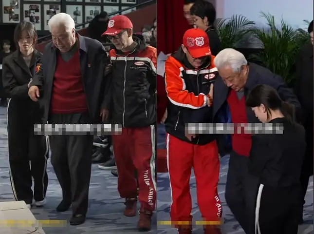 Do Tuổi Cao Nên Chu Long Quảng Đi Lại Run Rẩy, Khó Khăn. Để Lên Được Sân Khấu, Ông Phải Nhờ "tôn Ngộ Không" Lục Tiểu Linh Đồng Cùng Một Trợ Lý Nữa Dìu Đỡ.