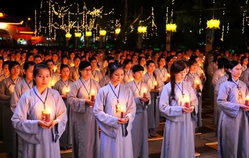 Sự Khác Biệt Và Ý Nghĩa Màu Sắc Trong Pháp Phục Phật Giáo