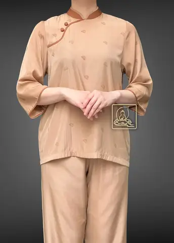 Y Phục Nữ – Phạm Nghiêm Trai