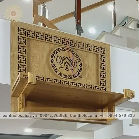 Trang Thờ Phật Bằng Gỗ Treo Tường Của Bàn Thờ Lộc Phát Là Một Tuyệt Phẩm Mang Vẻ Hiện Đại, Đơn Giản Và Tinh Tế: