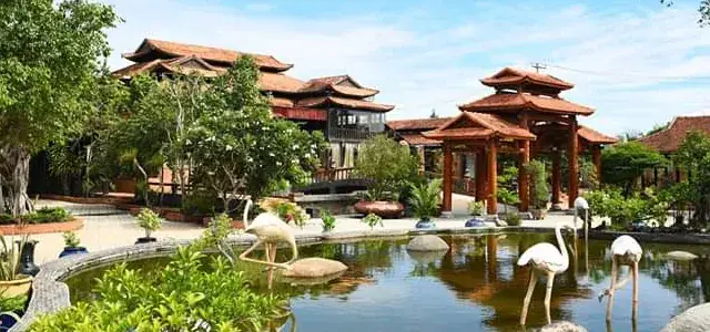 Du Hành Qua Thời Gian: Kiến Trúc Nhà Cổ Ba Miền