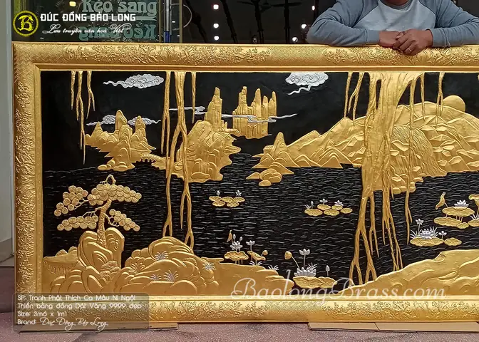 Tranh Đức Phật Thích Ca Ngồi Thiền Bằng Đồng Dát Vàng 9999 Khổ 3m2 X 1m1 Có Đường Nét Hoa Văn Tinh Xảo, Sắc Nét