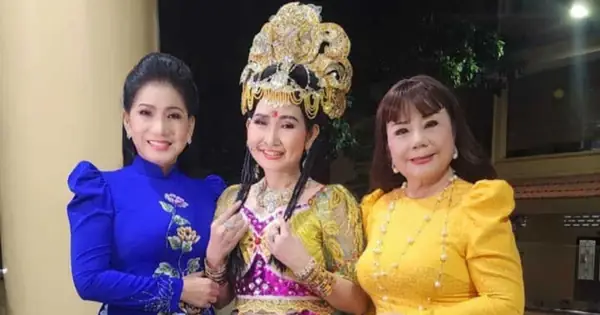 Nsnd Thoại Miêu, Nsnd Phượng Loan, Ns Chí Tâm Hát Mừng Đại ...