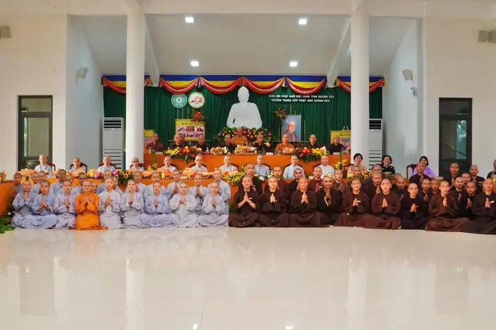 Nha Trang: Trường Trung Cấp Phật Học Khánh Hoà Tổ Chức Lễ Tri Ân 20/11