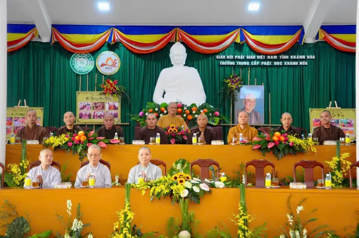 Nha Trang: Trường Trung Cấp Phật Học Khánh Hoà Tổ Chức Lễ Tri Ân 20/11