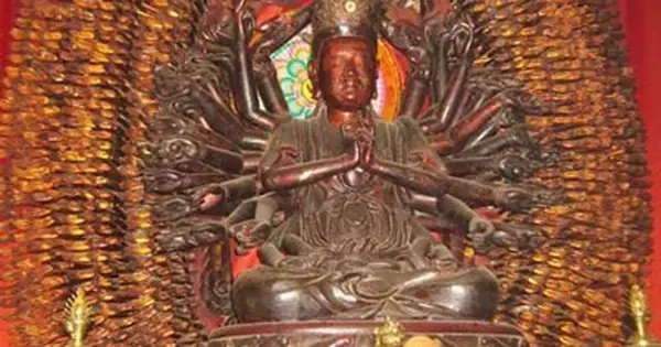 Truy Tìm Tượng Phật Ngàn Mắt Ngàn Tay