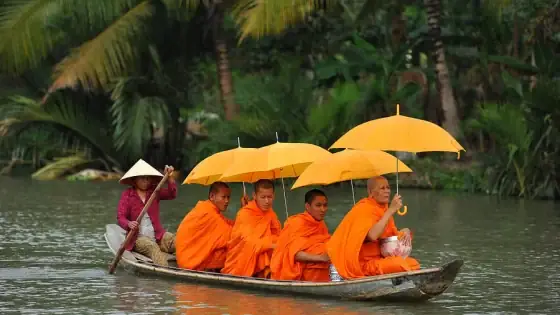 Dấu Ấn Phật Giáo Trong Truyện Ngắn Nguyên Hương