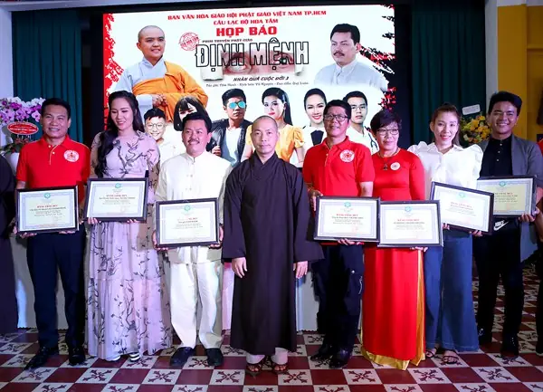 Công Chiếu Phim Truyện Phật Giáo