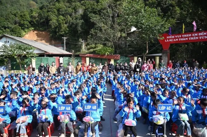 Đoàn Từ Thiện Chùa Vẽ (hải Phòng) Và Chùa Viên Thông (hoa Kỳ ...