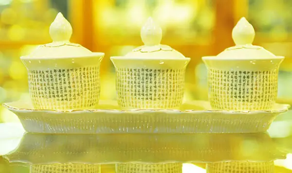 Chuẩn Bị Trước Khi Tiến Hành Nghi Thức Tụng Kinh Niệm Phật Tại Gia