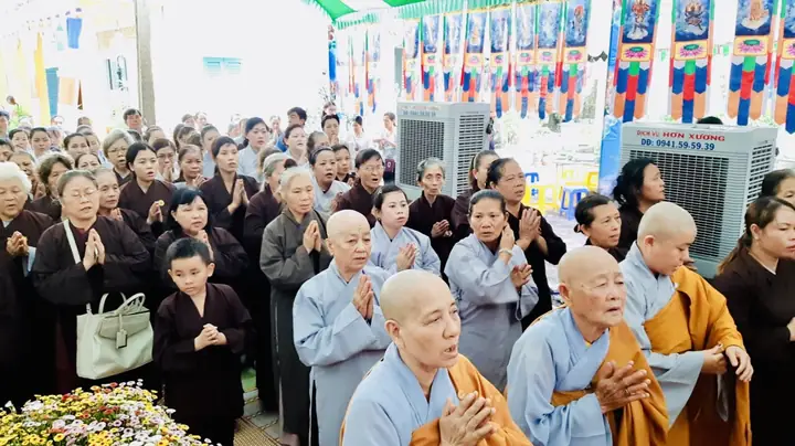 Lễ Tụng Kinh Khánh Đản Và Lễ Tắm Phật Tại Tổ Đình Quan Âm Tu Viện, Biên Hoà, Đồng Nai.