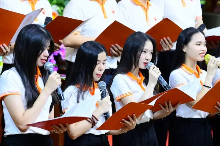 Tuổi Trẻ Hướng Phật