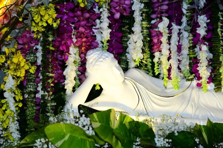 Tuổi Trẻ Hướng Phật