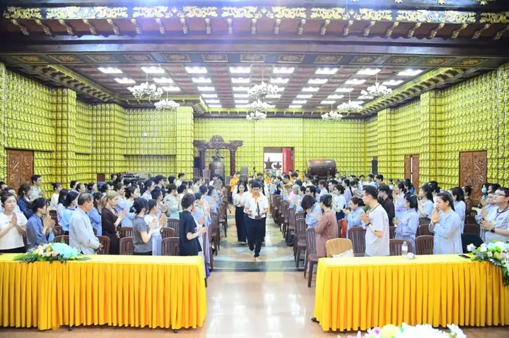 Tuổi Trẻ Hướng Phật