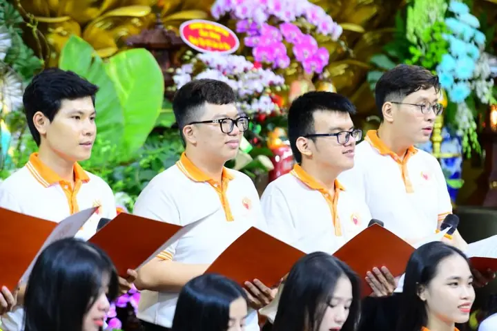 Tuổi Trẻ Hướng Phật