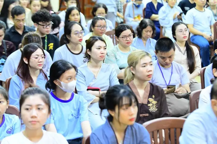 Tuổi Trẻ Hướng Phật