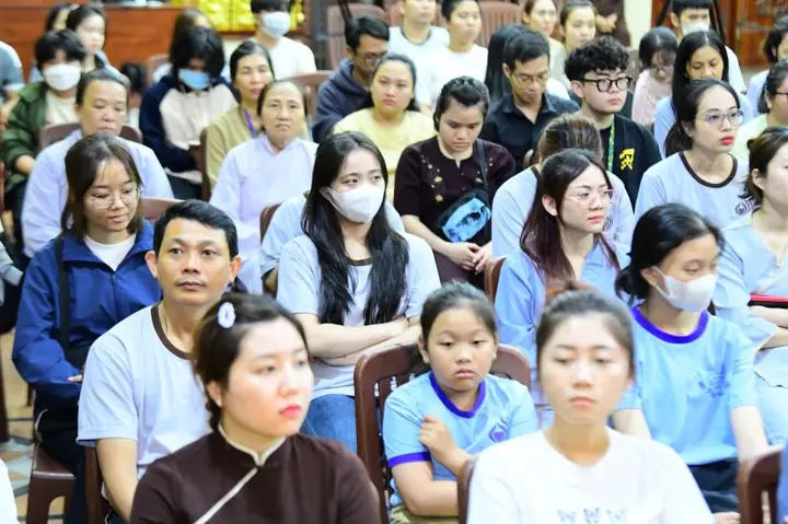 Tuổi Trẻ Hướng Phật