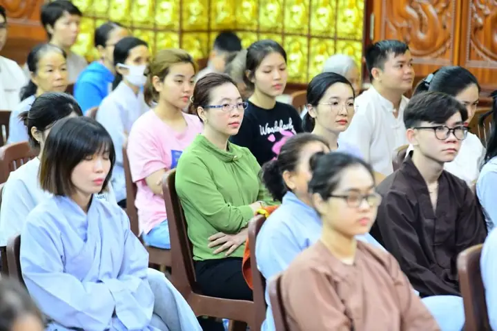 Tuổi Trẻ Hướng Phật