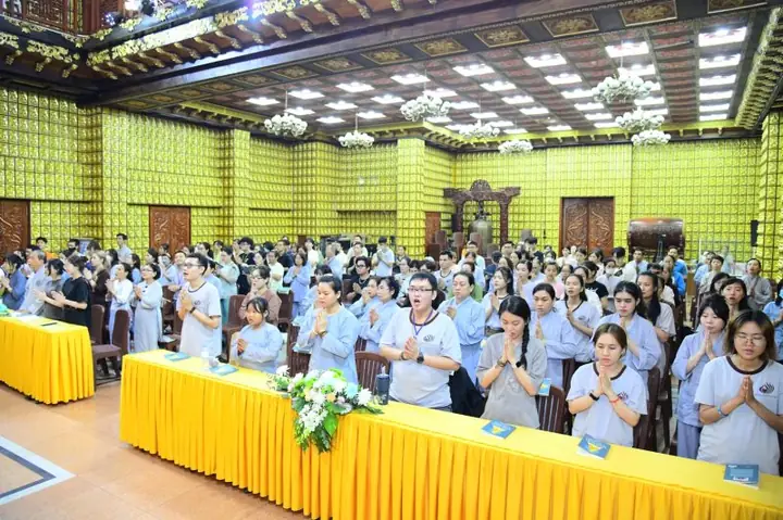 Tuổi Trẻ Hướng Phật