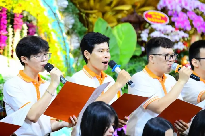 Tuổi Trẻ Hướng Phật