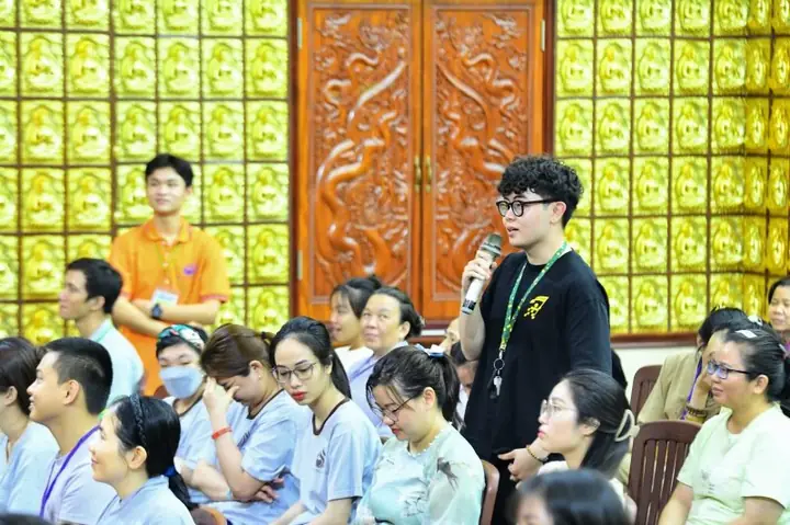 Tuổi Trẻ Hướng Phật