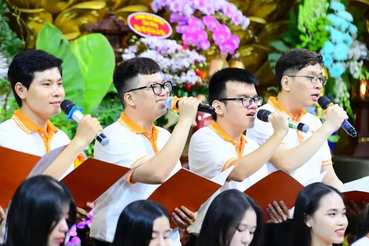 Tuổi Trẻ Hướng Phật