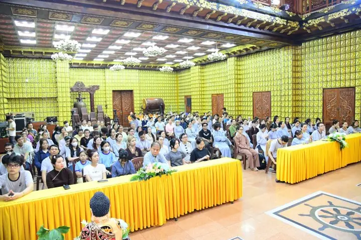 Tuổi Trẻ Hướng Phật